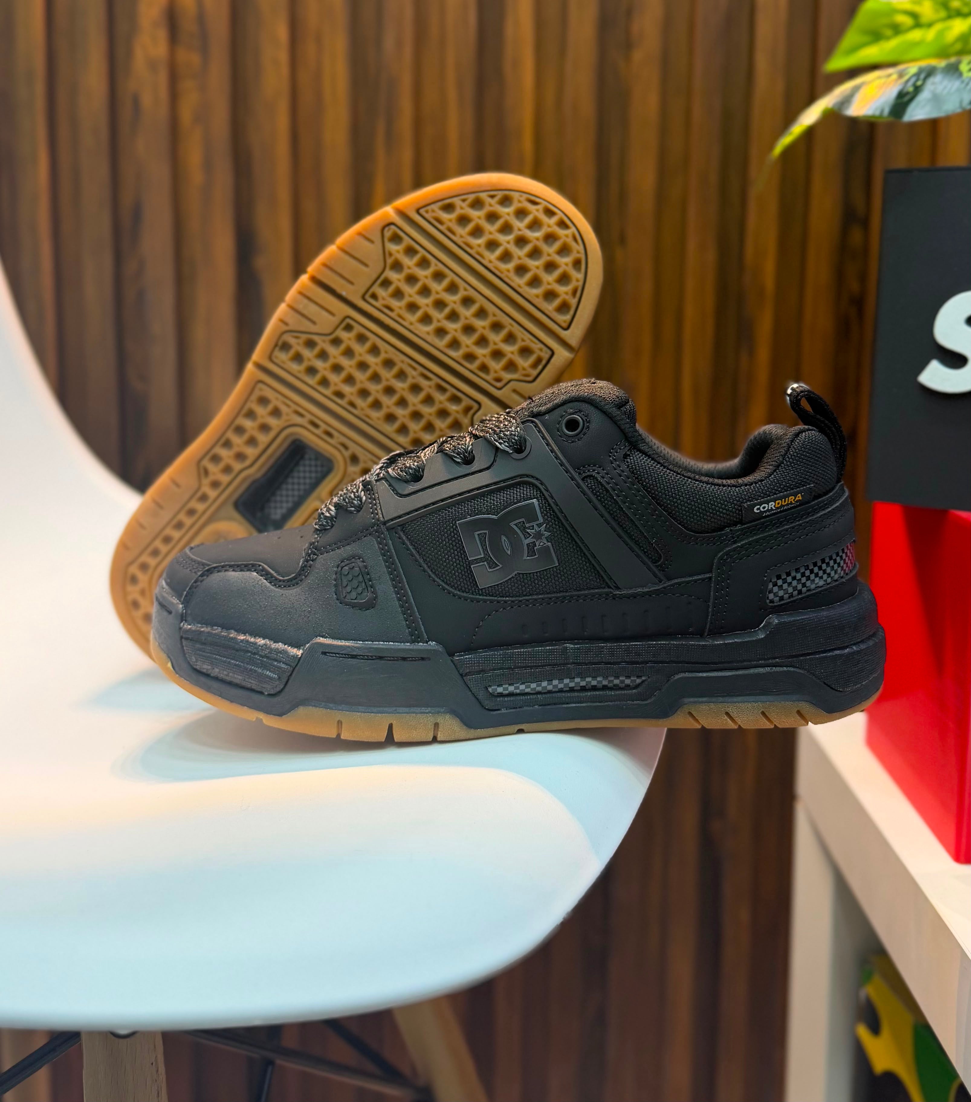 DC SHOES SKATE