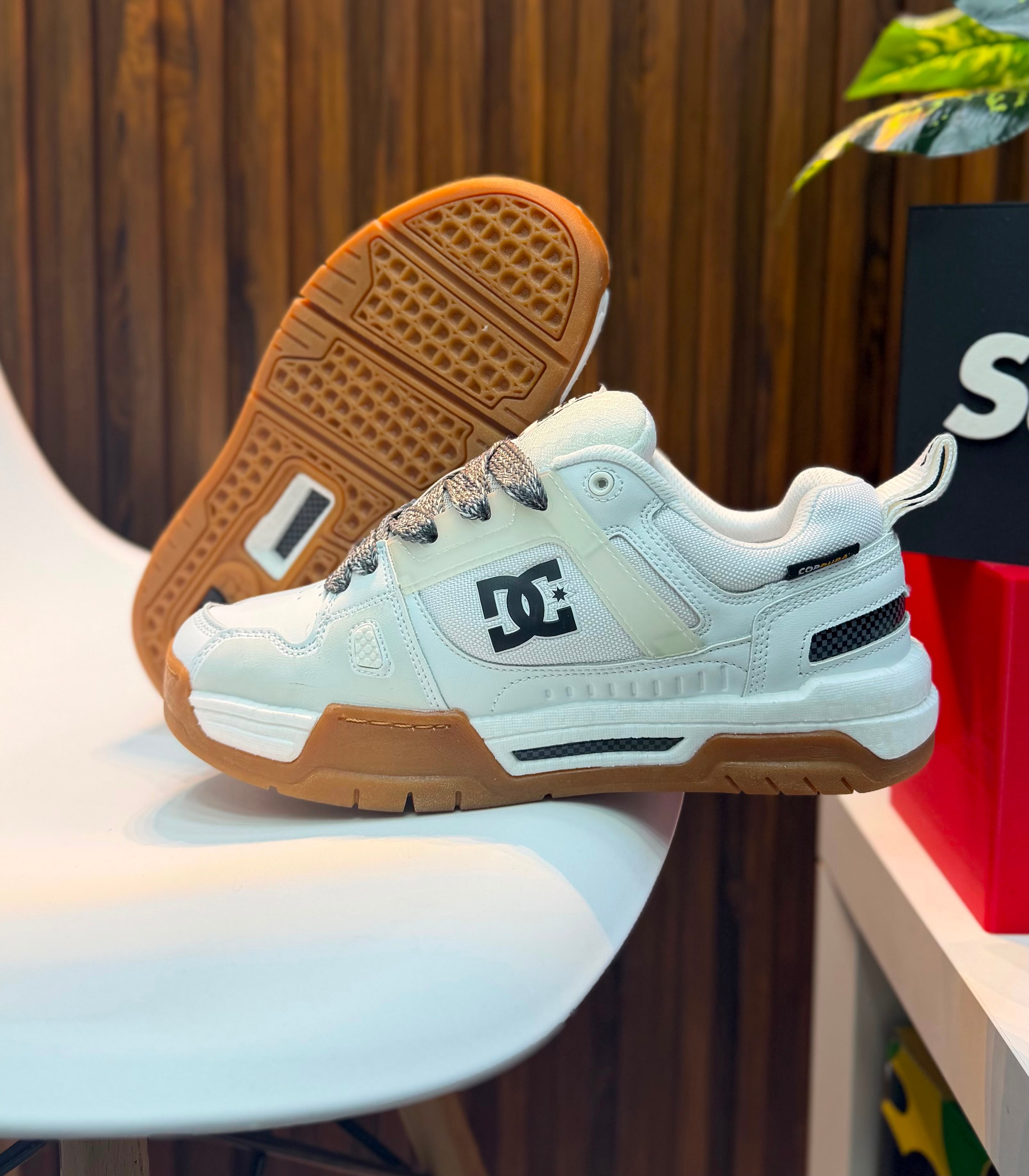 DC SHOES SKATE