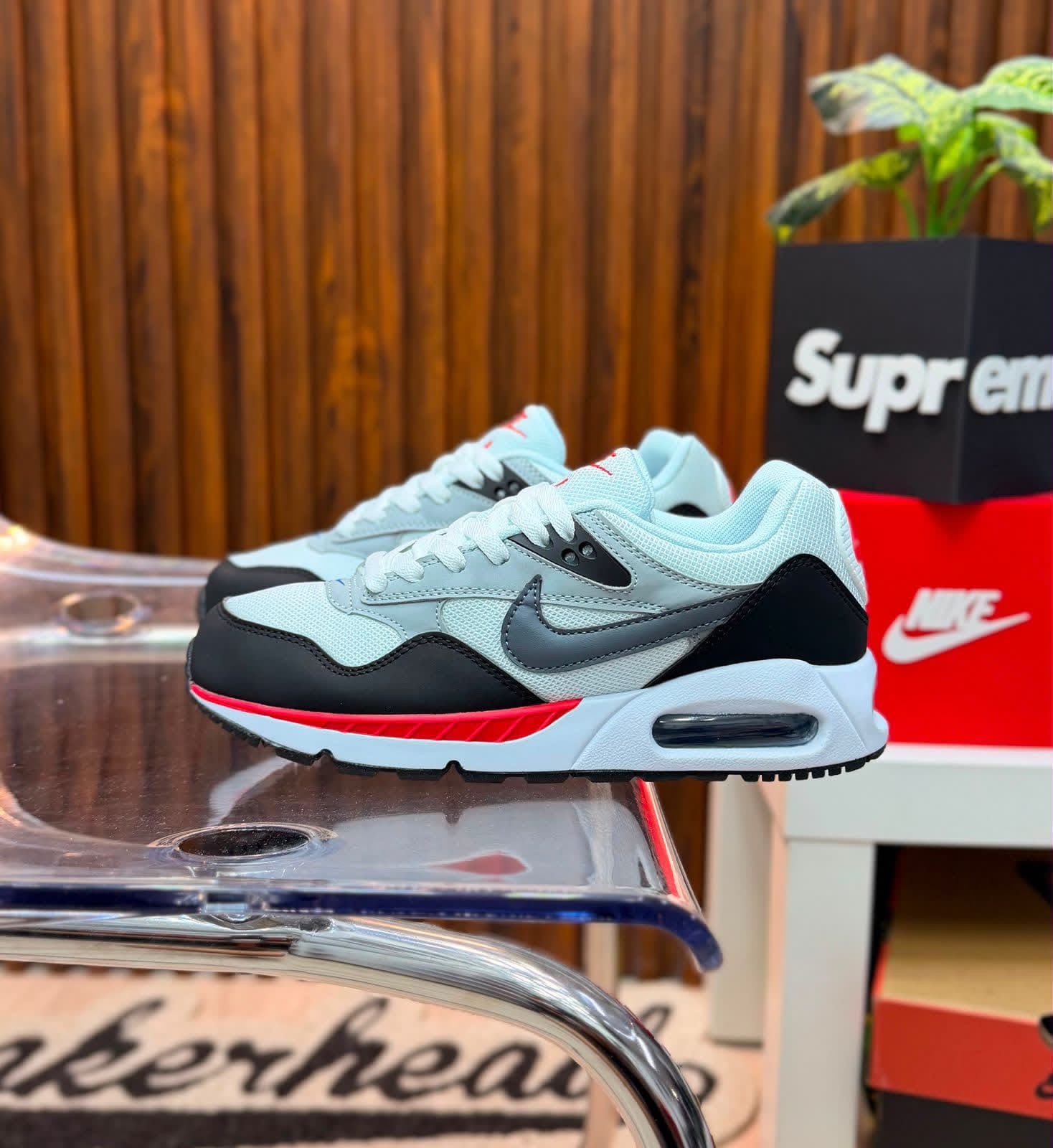 NIKE AIR MAX CORRELATE