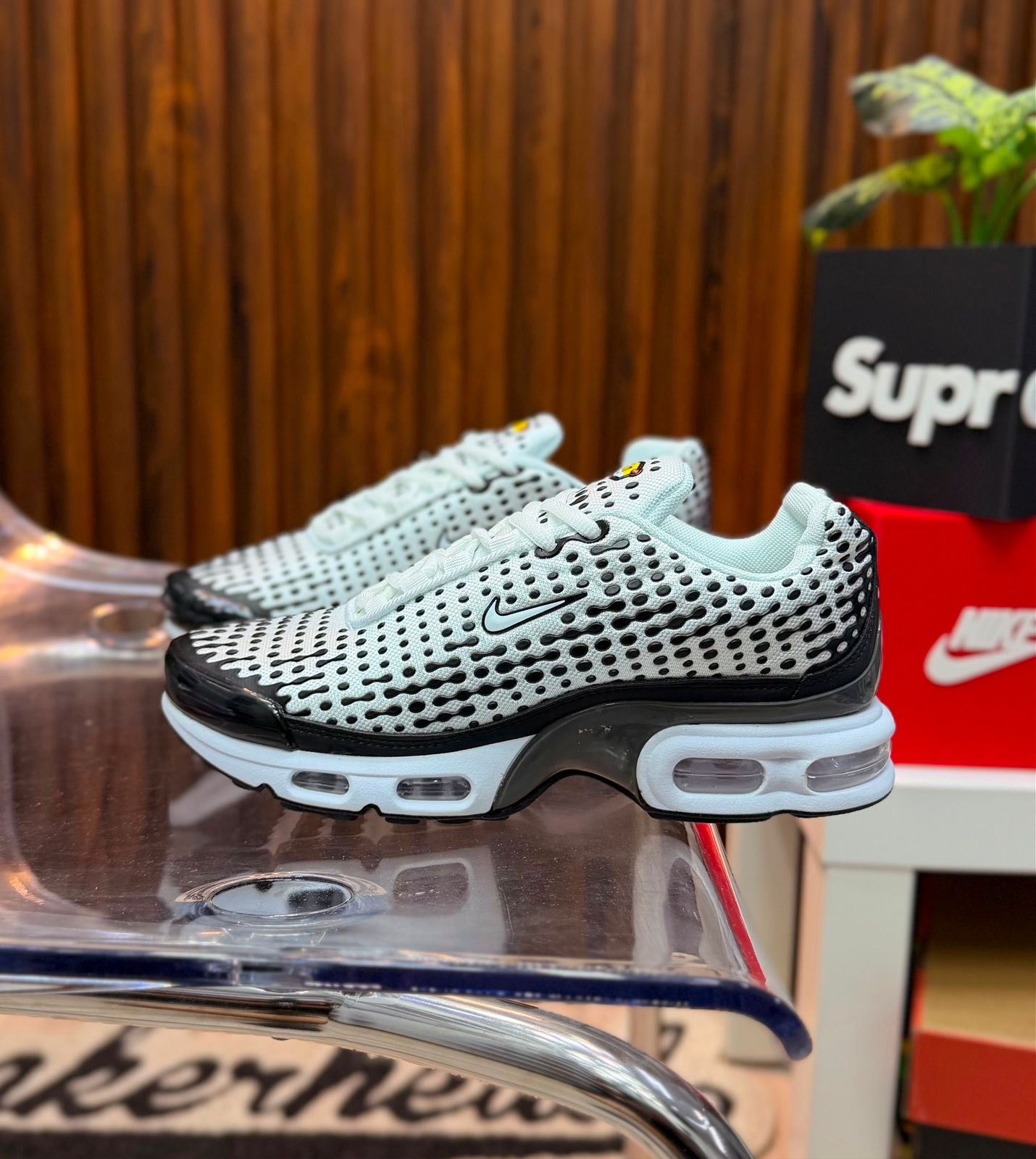 NIKE TN PLUS 7