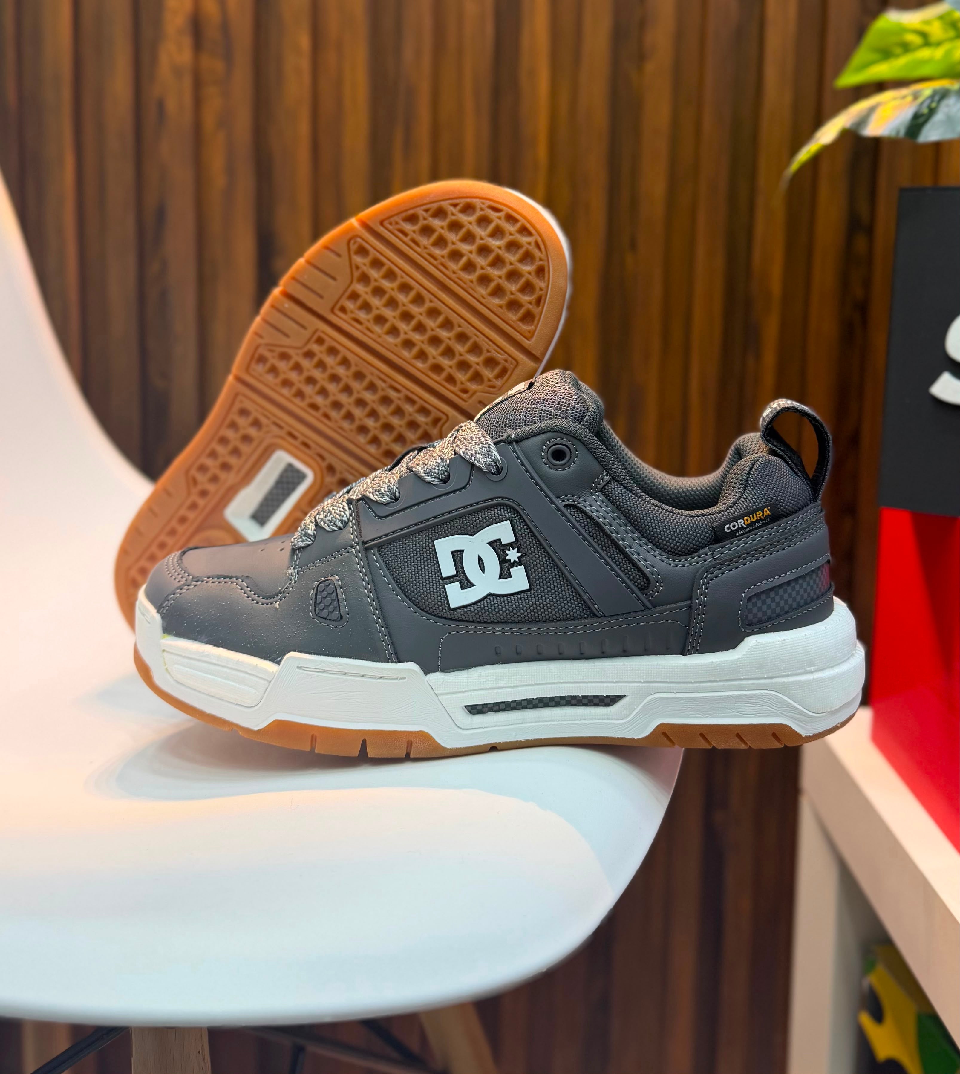 DC SHOES SKATE