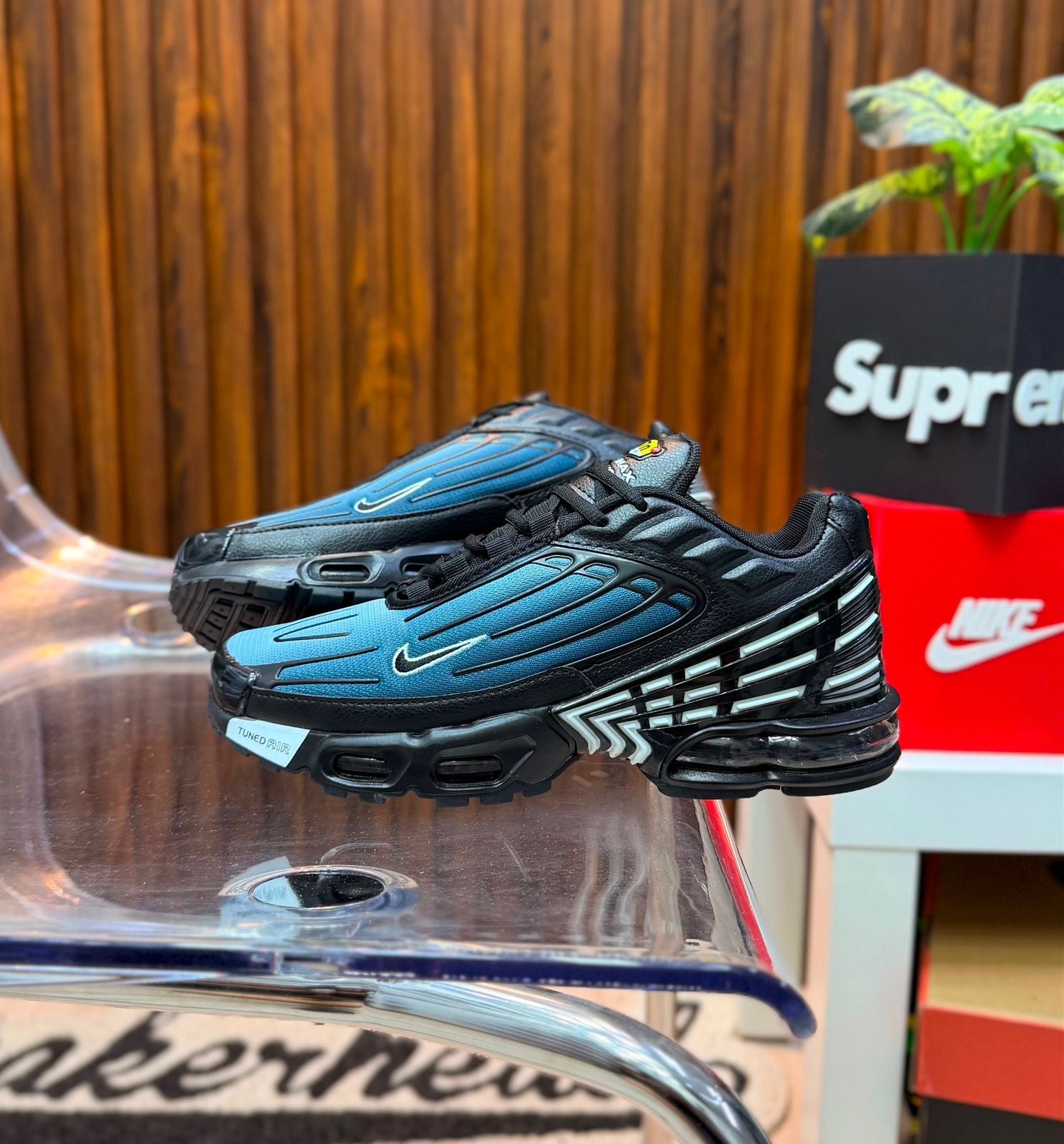 NIKE TN PLUS