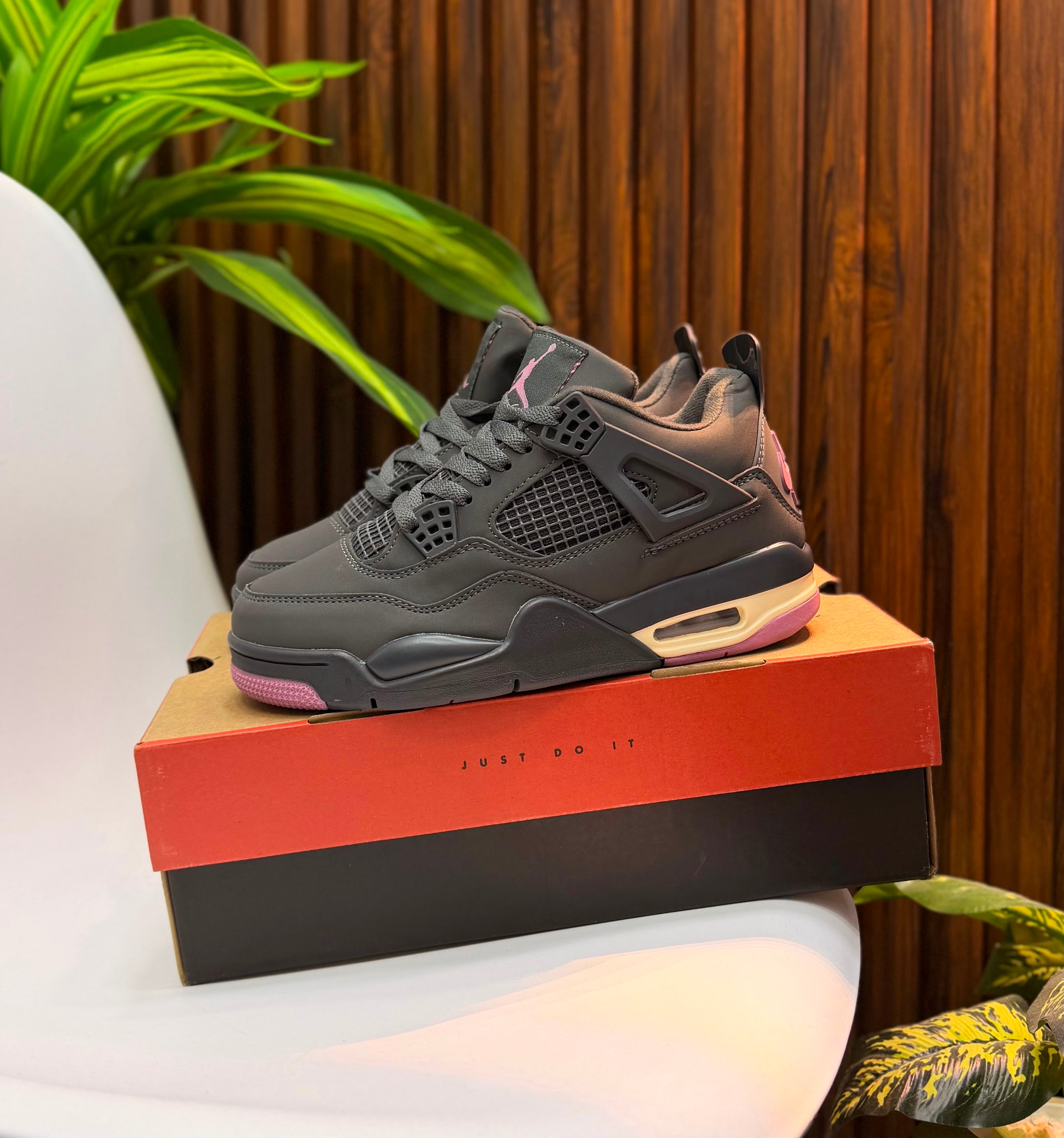 JORDAN RETRO