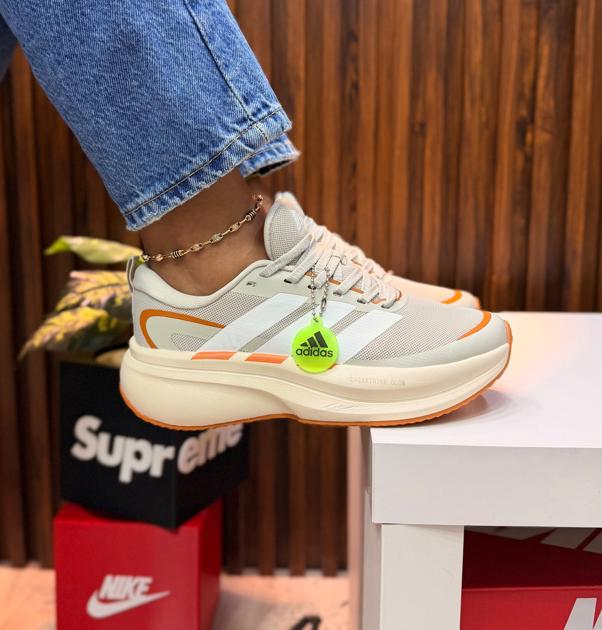 ADIDAS DREASTRIKE GLOW DAMA