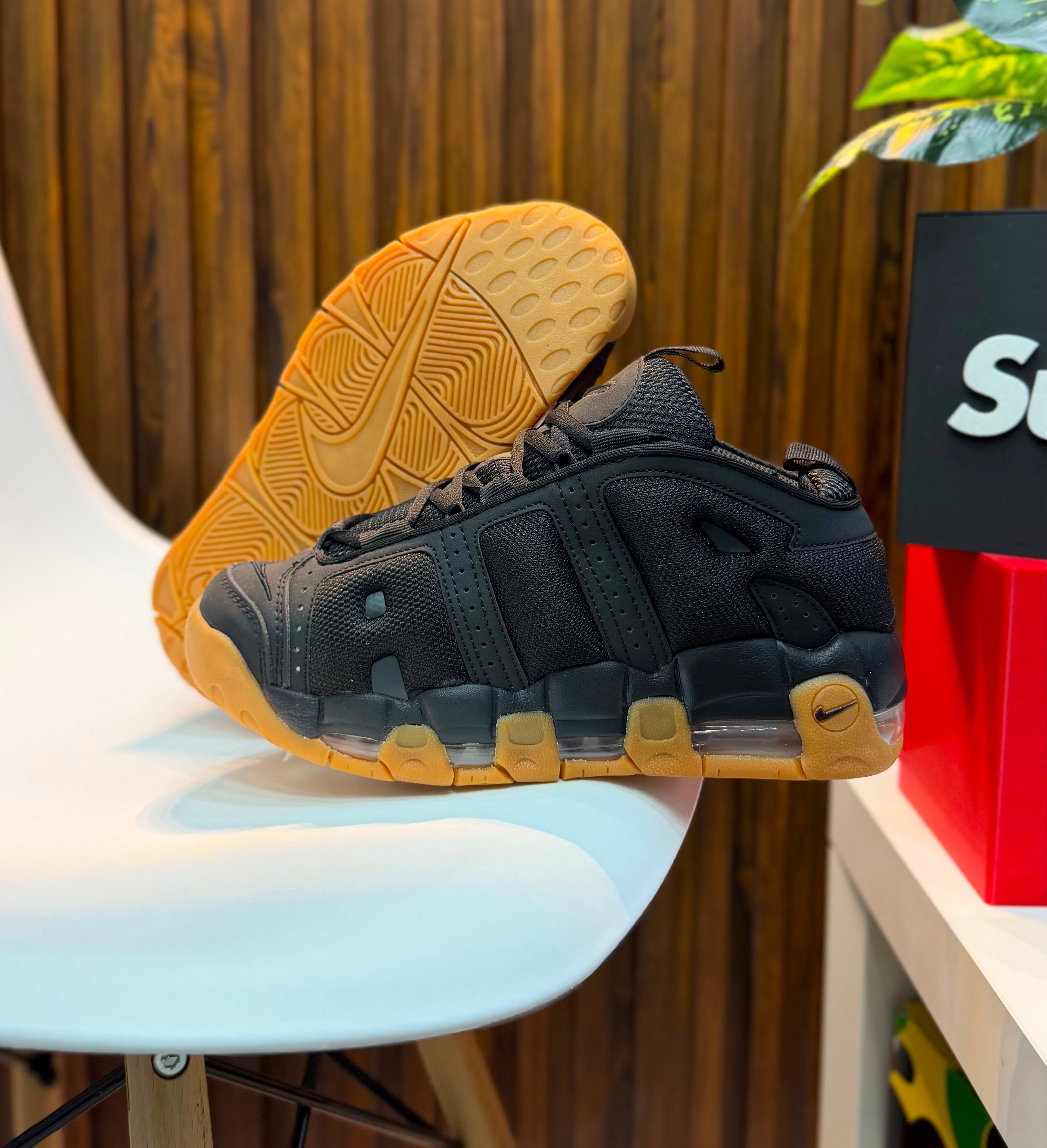NIKE UPTEMPO