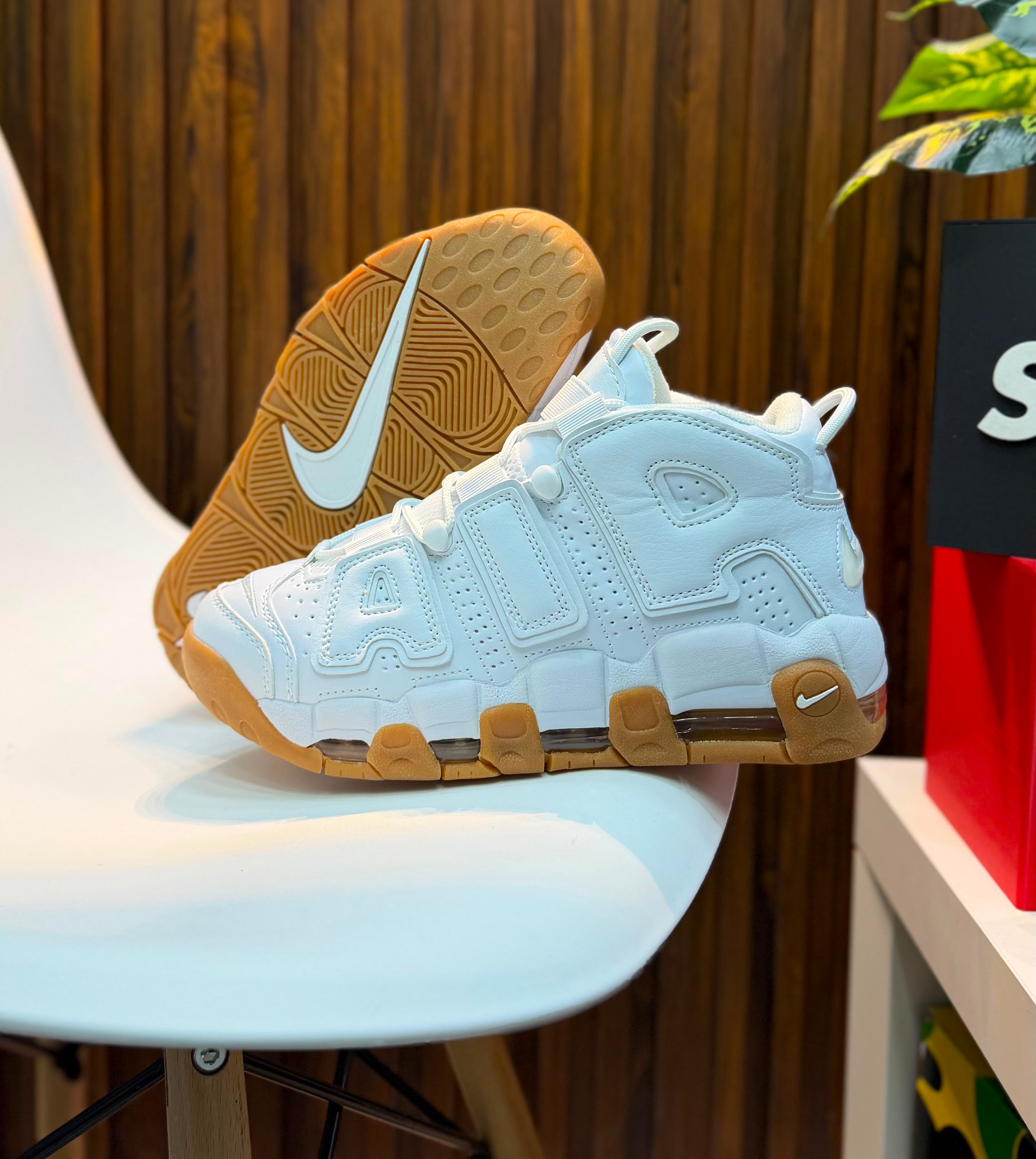 NIKE UPTEMPO